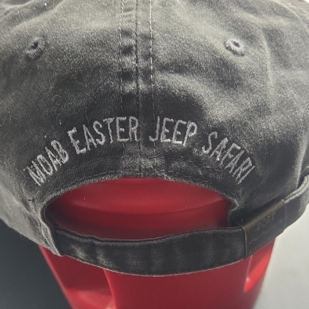 Black Structured Baseball Cap With Embroidered Lo… - image 3